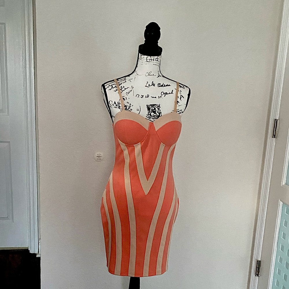 Short Dress Salmon Color and Tan